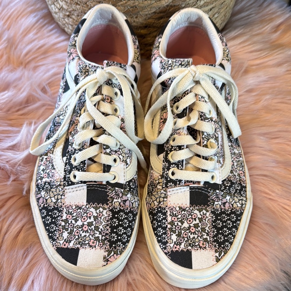 New Women’s Multi color Sneakers
